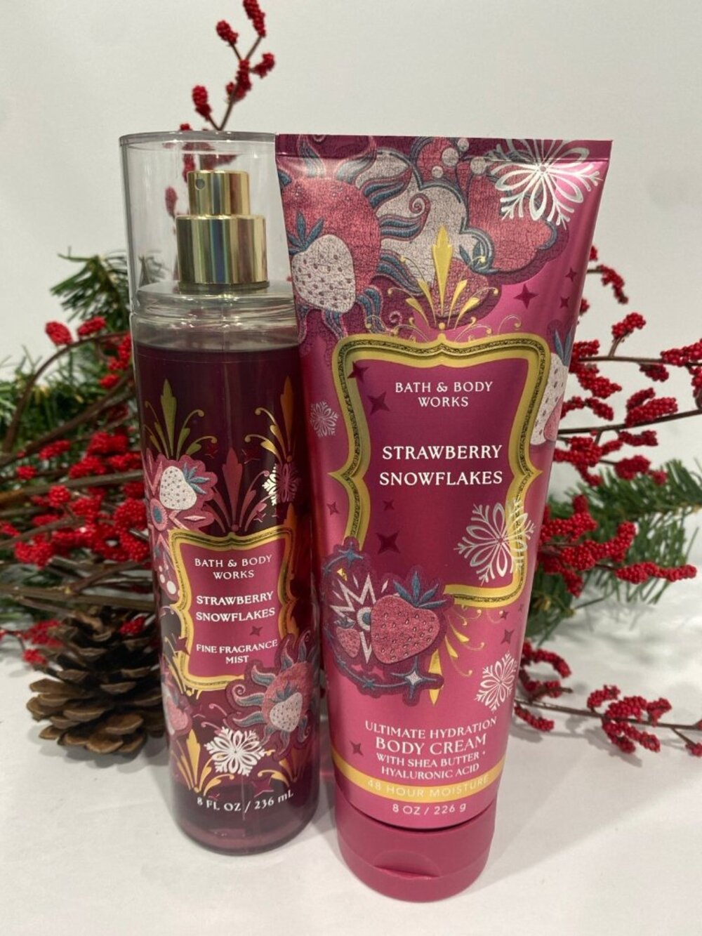 “Strawberry Snowflakes” Bath & Body Works New 2-Pc Body Care Set